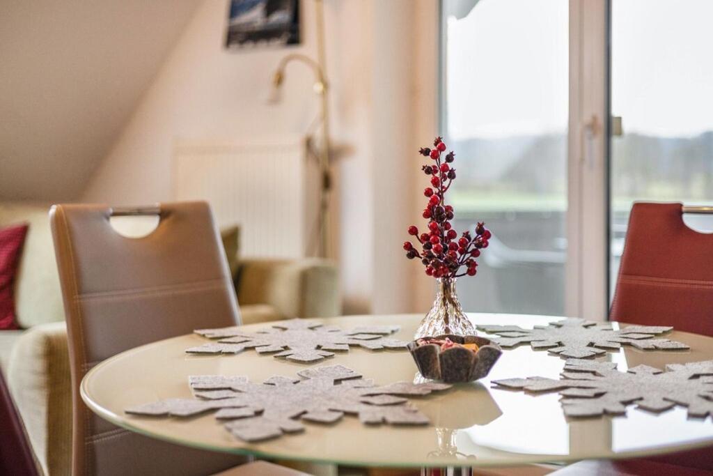 Ferienwohnung Im Gruenen, 10 Km Rv, 30 Km Bodensee, Kueche Bad Balkon Wolpertswende Exterior foto